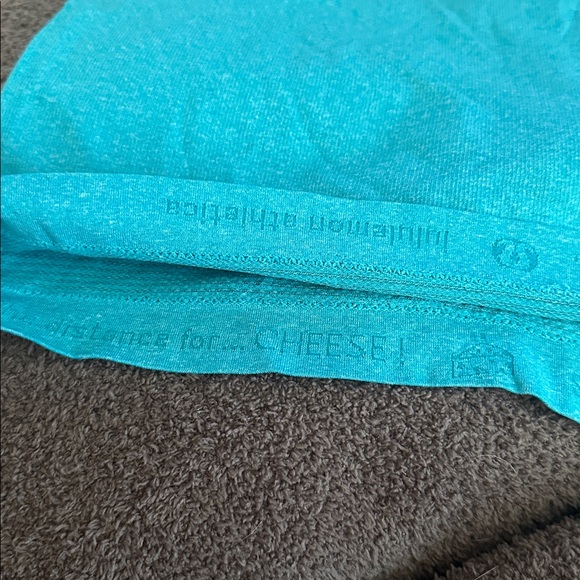 Lululemon teal size 6 swiftly tank. Longer length, great condition - Picture 2 of 4